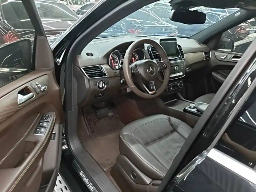 Mercedes-Benz GLE (Import) — миниатюра 16
