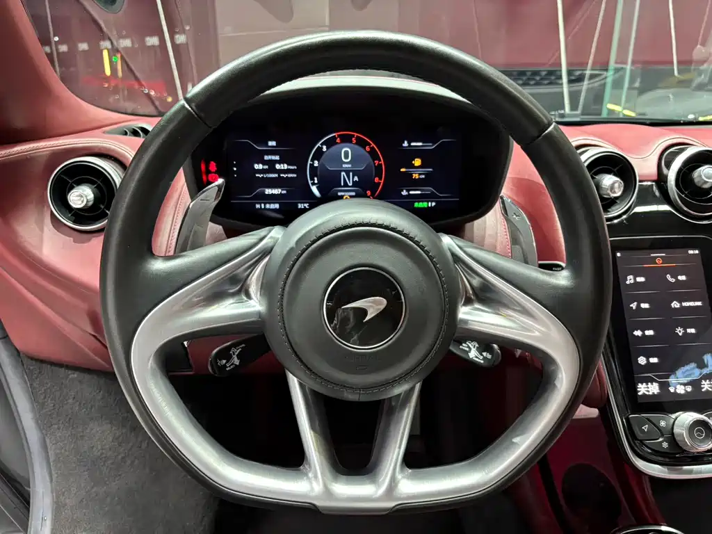 McLaren GT — миниатюра 5