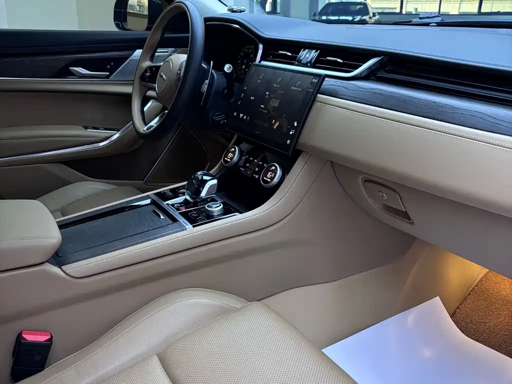 Jaguar XFL — миниатюра 9