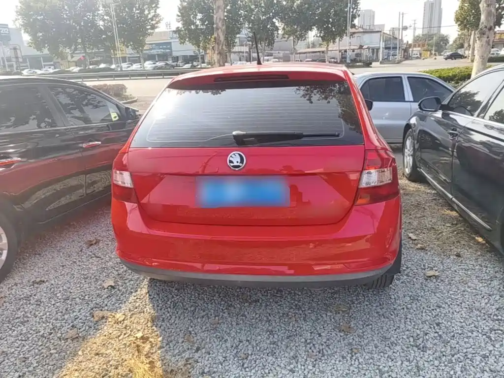 Skoda Rapid Spaceback — миниатюра 6