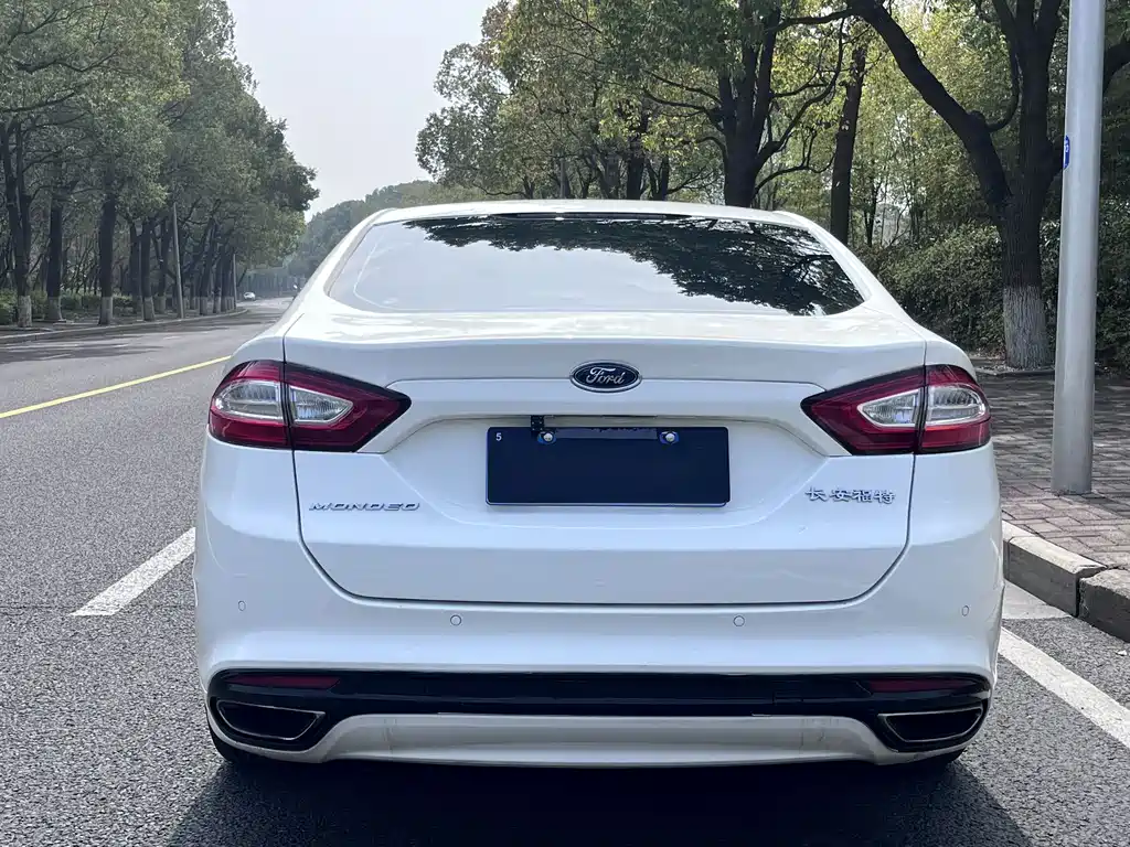 Ford Mondeo 2013 2.0L GTDi200 Fashion