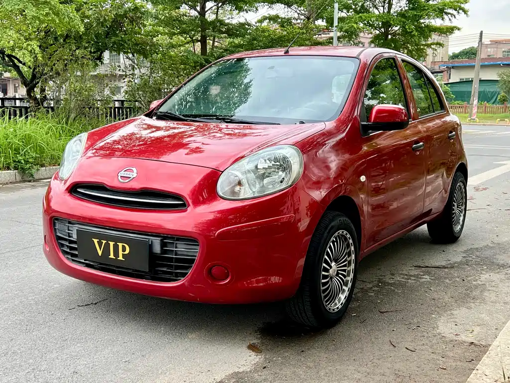 Nissan March 2015