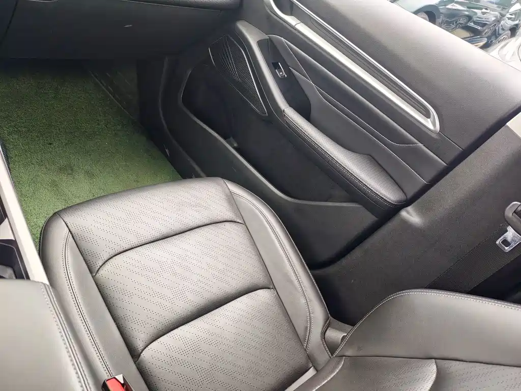 Geely Emgrand — миниатюра 8