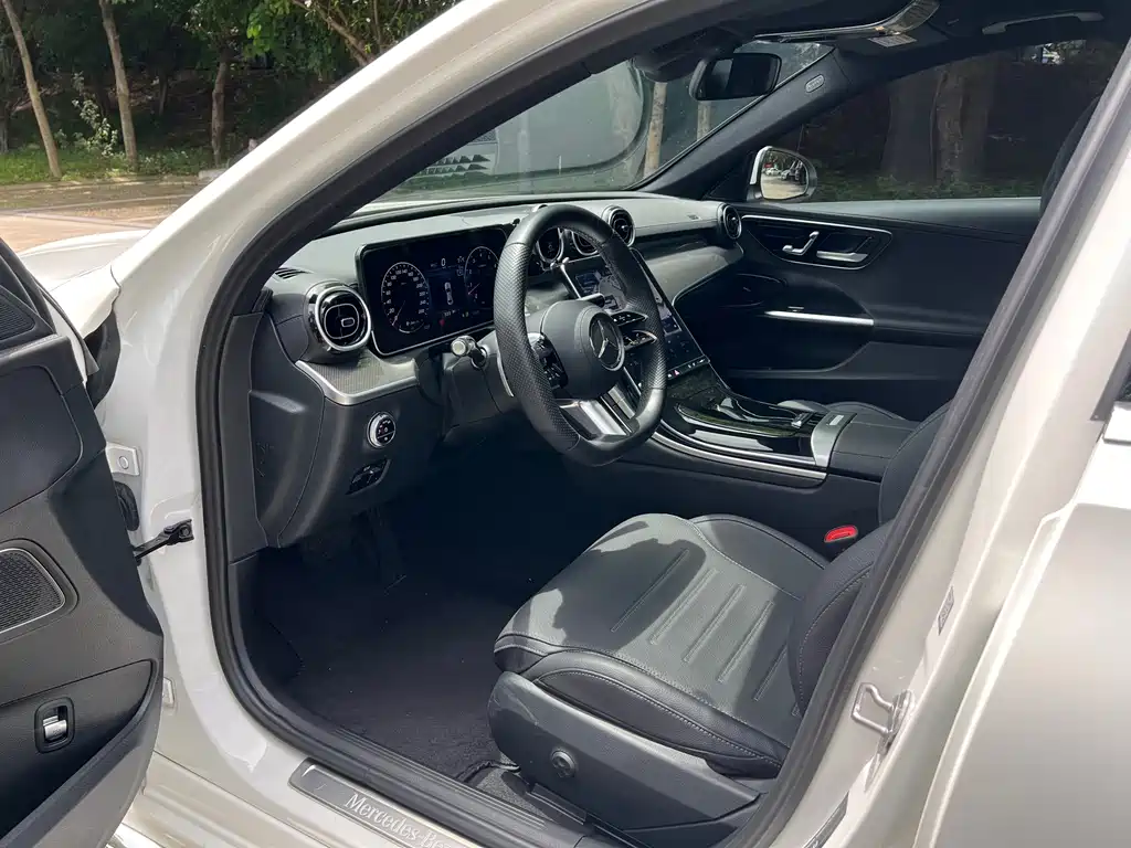 Mercedes-Benz C-Class — миниатюра 8