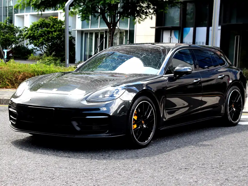 Porsche Panamera 2021
