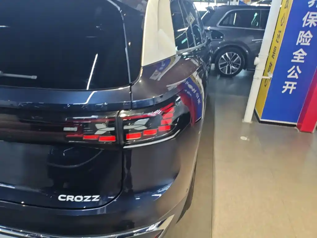 Volkswagen ID.6 Crozz — миниатюра 8