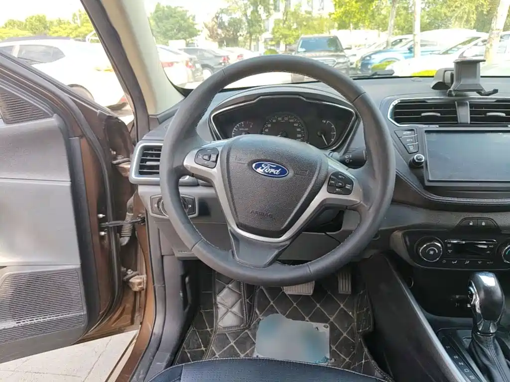 Ford Escort — миниатюра 11