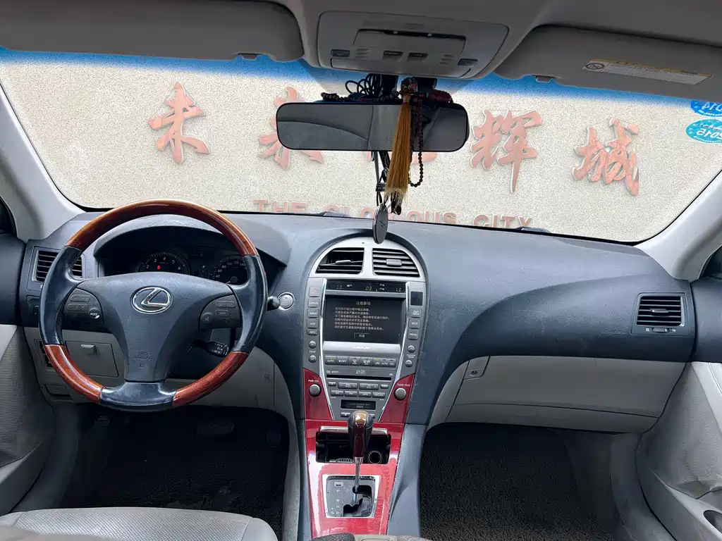 Lexus ES — миниатюра 15