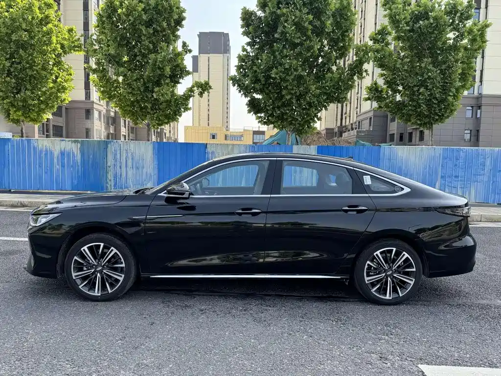 Chery 8 PRO 2025 1.6T DCT Luxury +