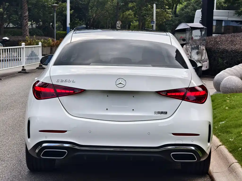 Mercedes-Benz C-Class — миниатюра 6