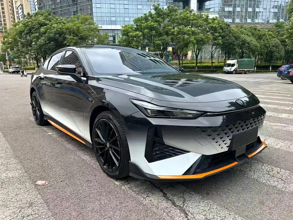 Changan UNI-V 2024 1.5T Luxury Sport