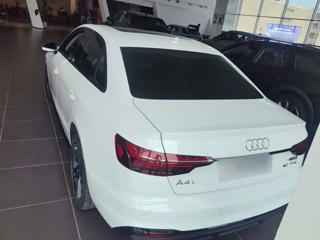 Audi A4L 2022 40 TFSI Luxury