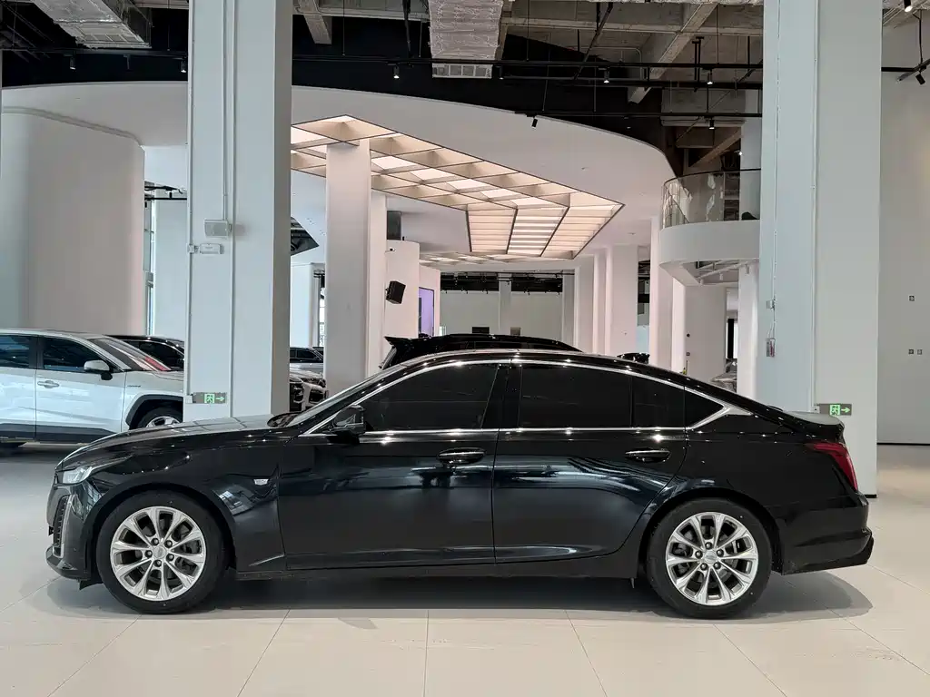 Cadillac CT5 — миниатюра 11