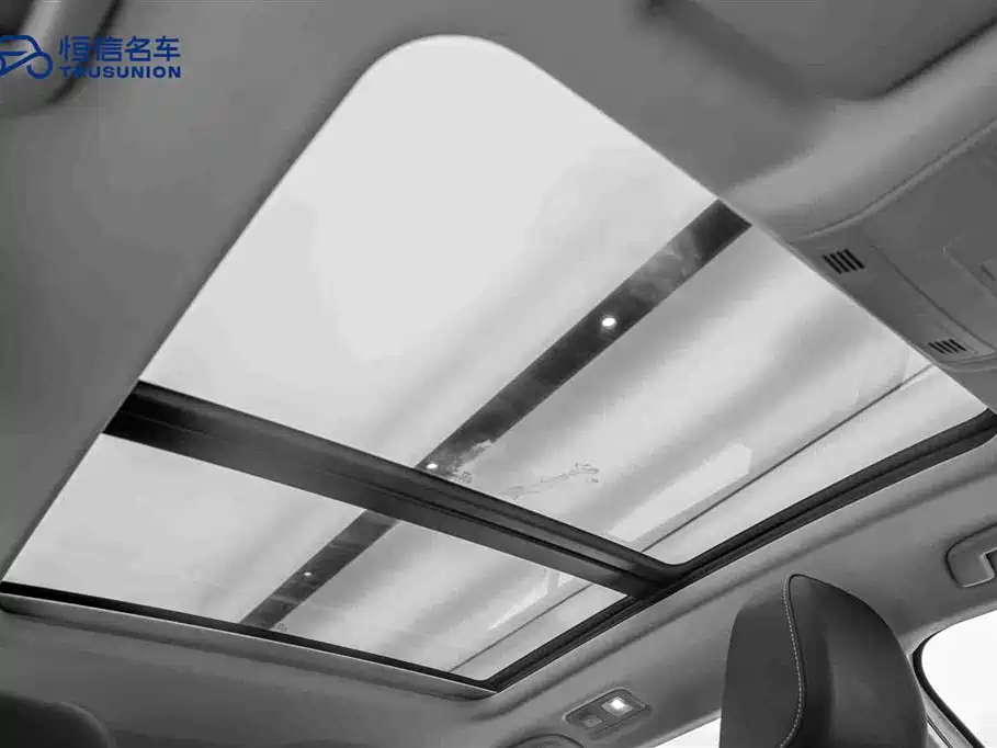 VOLKSWAGEN T ROC EXPLORING SONGS