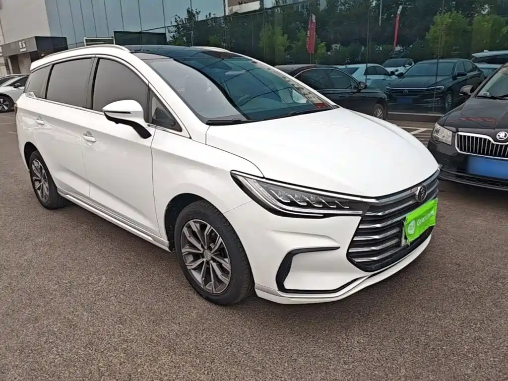 BYD MAX — миниатюра 4