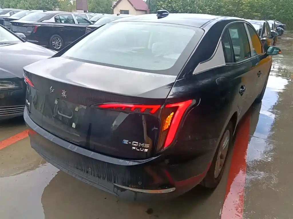 Hongqi E-QM5 2025 610km PLUS