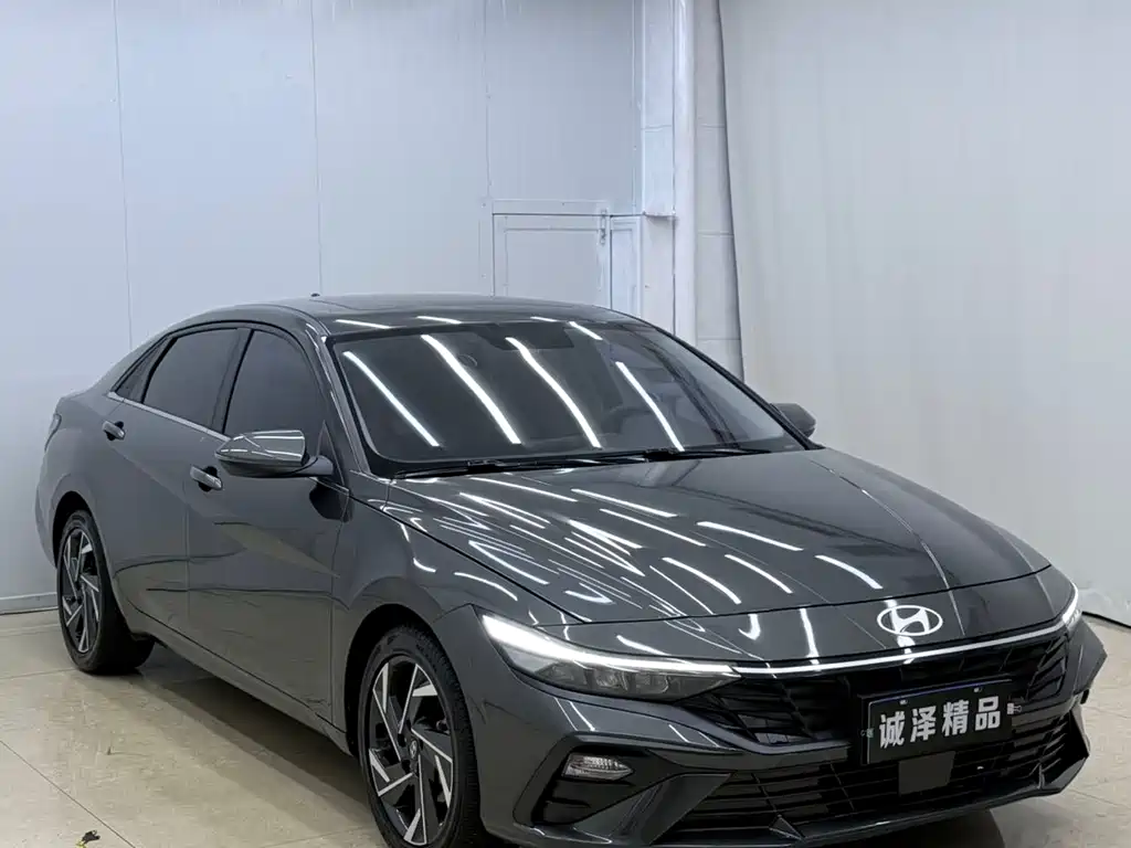 Hyundai Elantra 2023 1.5L CVT LUX Luxury
