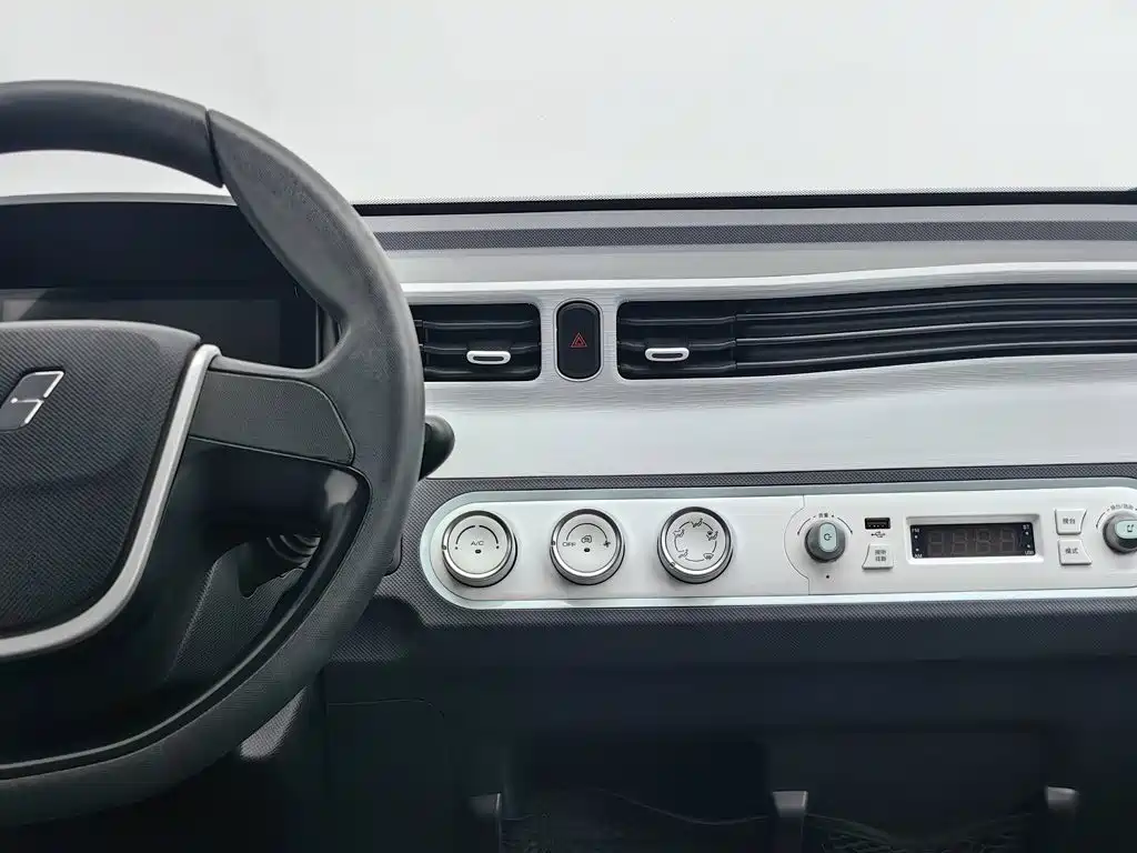Wuling MINIEV — миниатюра 12