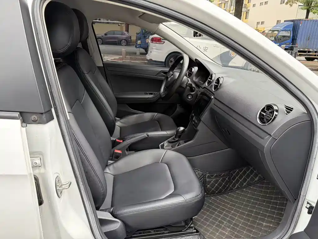 Volkswagen Jetta — миниатюра 9