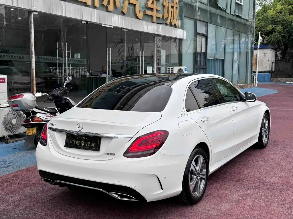 Mercedes-Benz C-Class — миниатюра 5