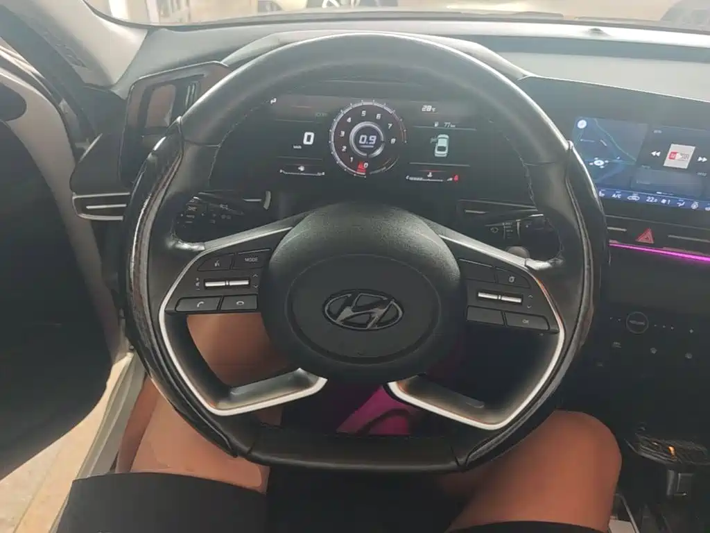 Hyundai Elantra — миниатюра 11