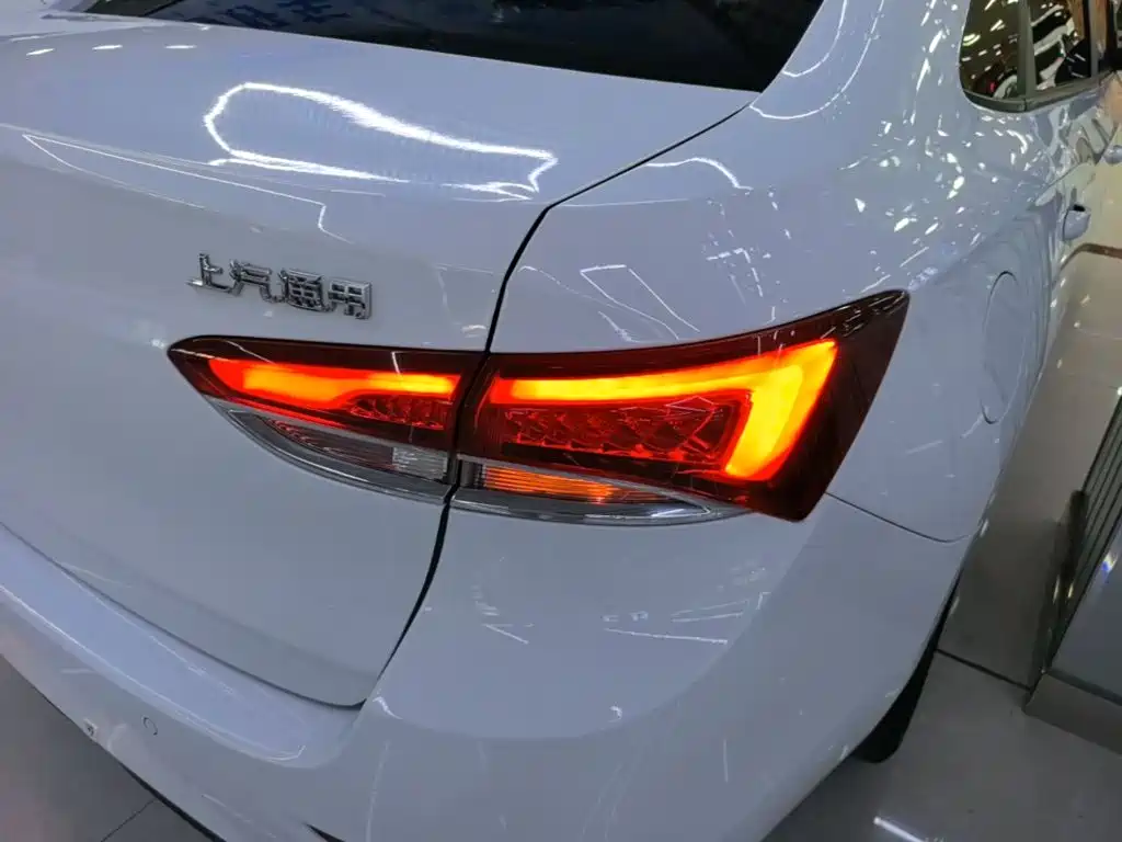 Buick Excelle — миниатюра 8