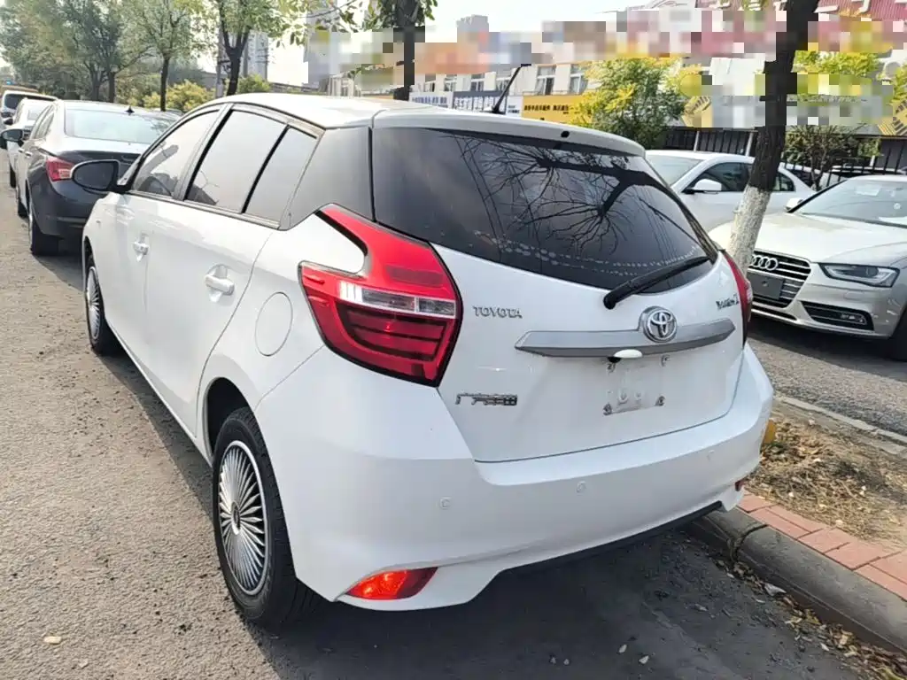 Toyota Yaris L — миниатюра 5