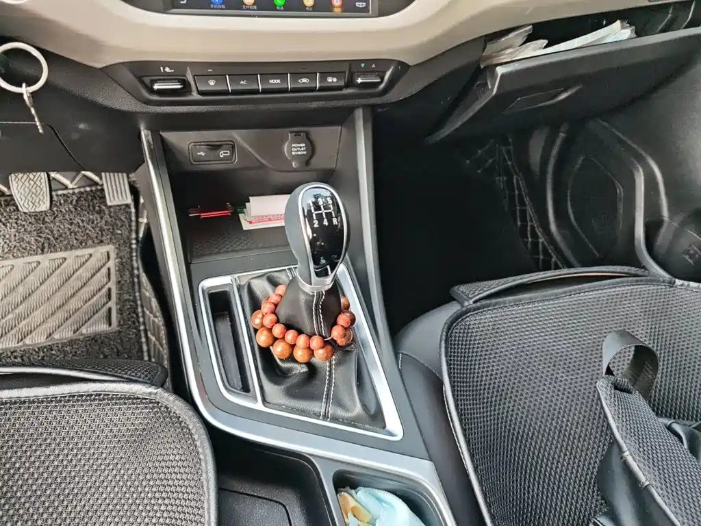Geely Vision X3 — миниатюра 10