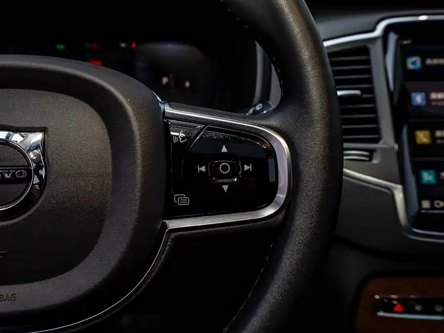 Volvo XC90 — миниатюра 28