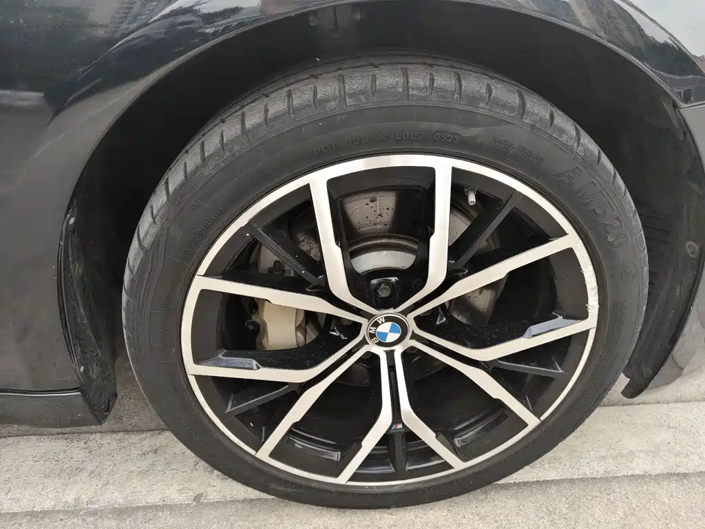 BMW 5 Series — миниатюра 30
