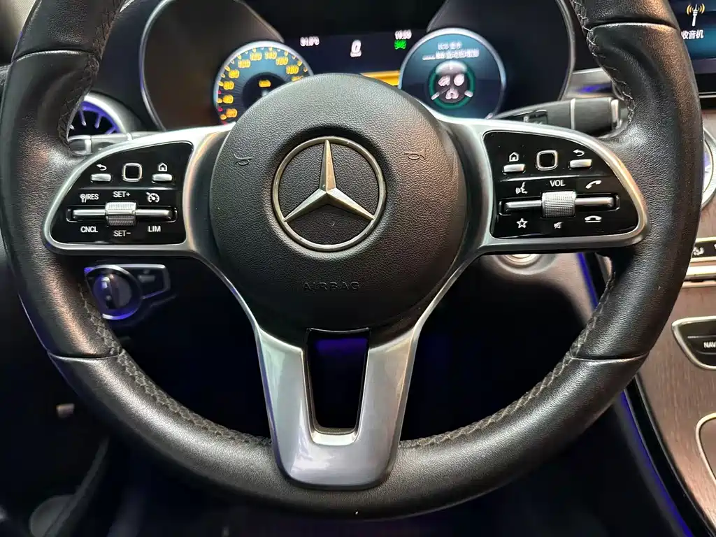 Mercedes-Benz C-Class — миниатюра 9
