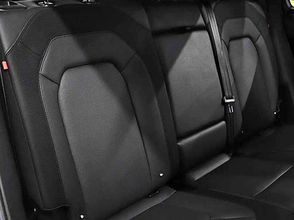 Land Rover Defender — миниатюра 18
