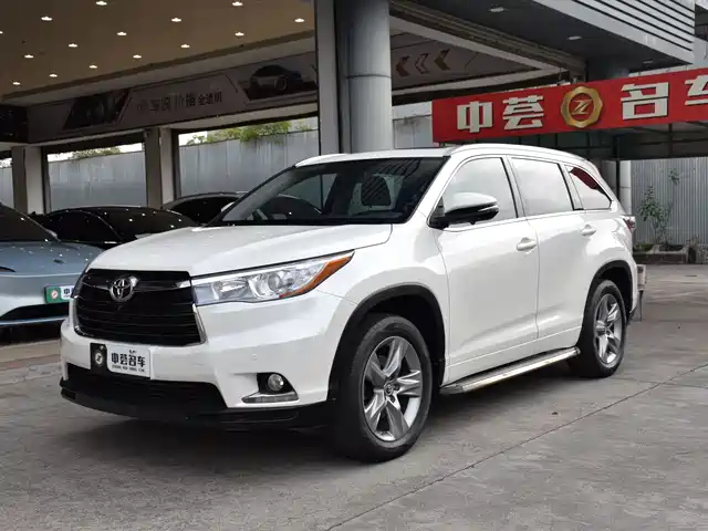TOYOTA HIGHLANDER