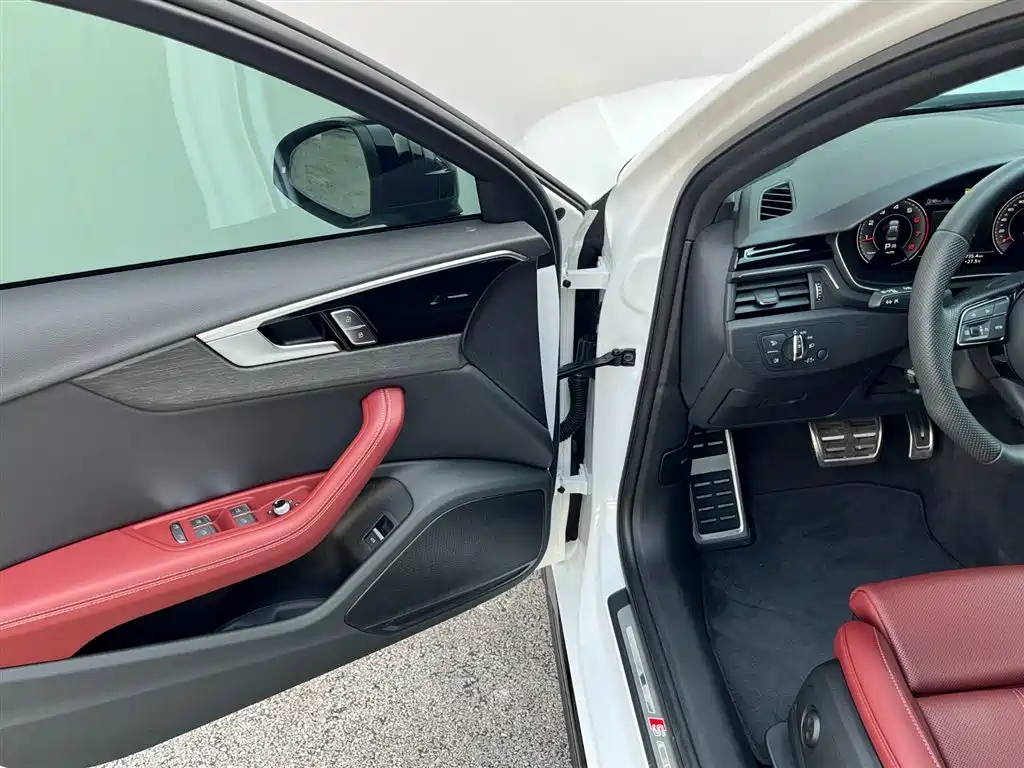 Audi A4L — миниатюра 8