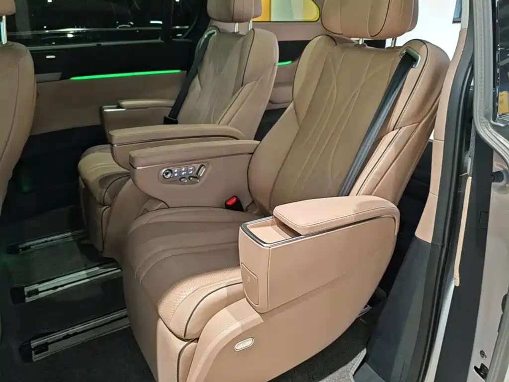 XPeng X9 — миниатюра 17