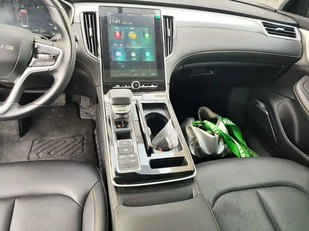 Roewe i6 MAX New Energy — миниатюра 14