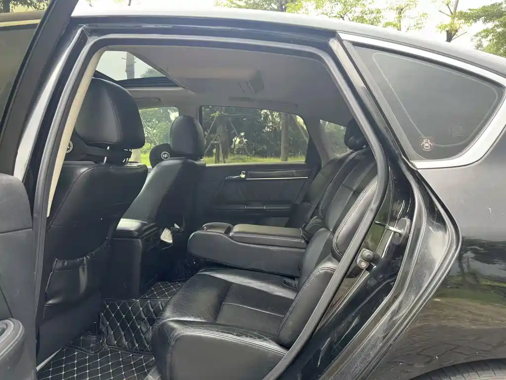 Infiniti M — миниатюра 5