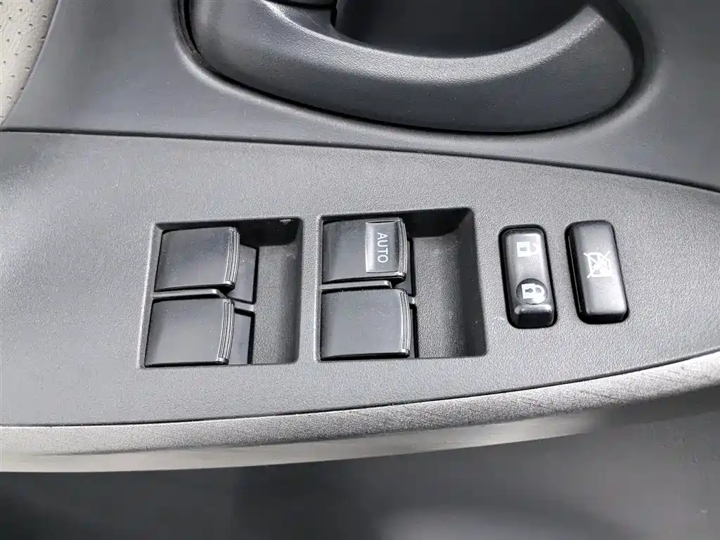 Toyota RAV4 2010 2.0L AT Luxury