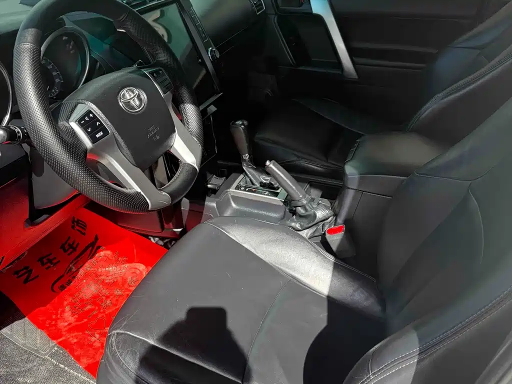 Toyota Land Cruiser Prado 2016 2.7L AT Standard