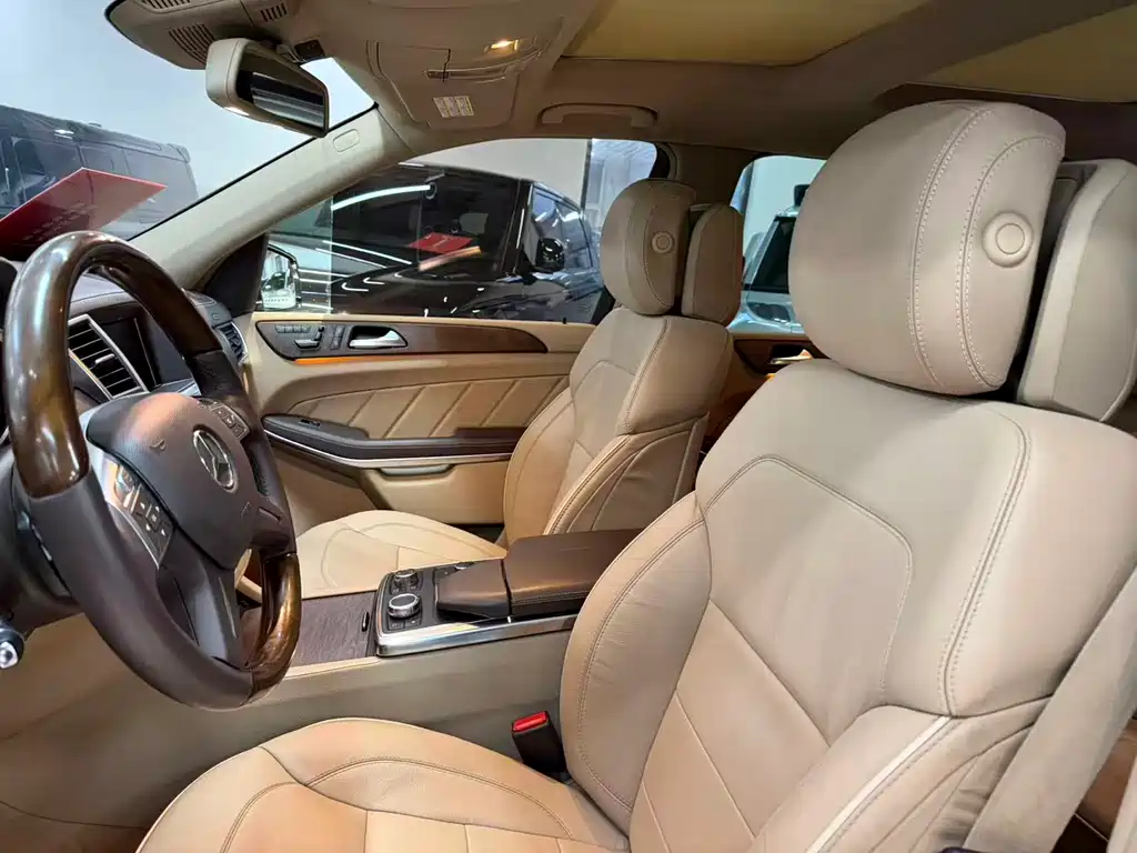 Mercedes-Benz GL-Class — миниатюра 12