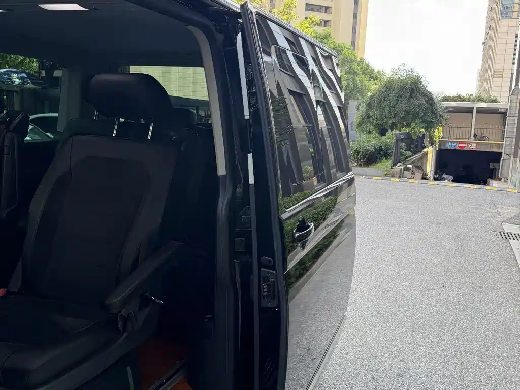 Volkswagen Multivan — миниатюра 12