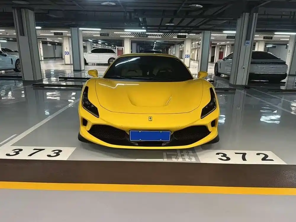 Купить Ferrari F8