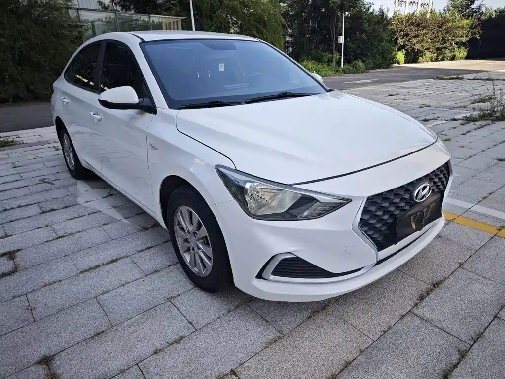 Hyundai Elantra — миниатюра 8