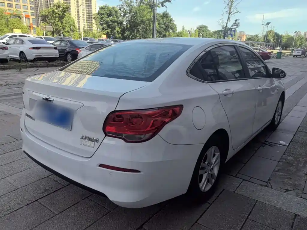 Chevrolet Cavalier — миниатюра 7