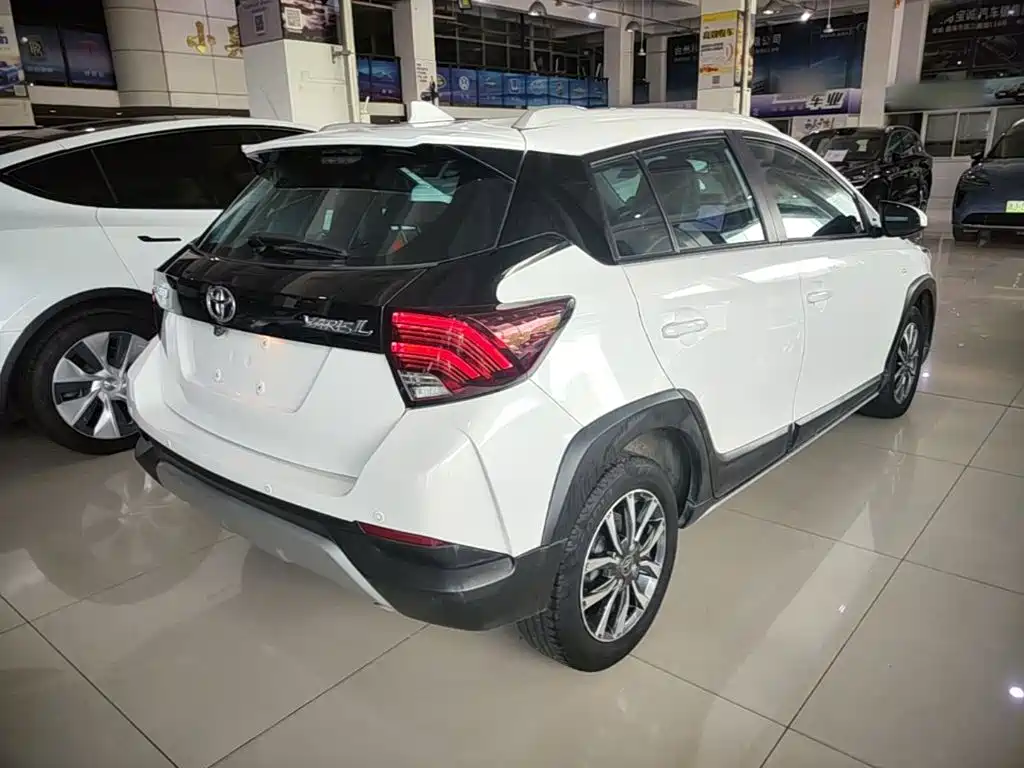 Toyota Yaris L — миниатюра 7