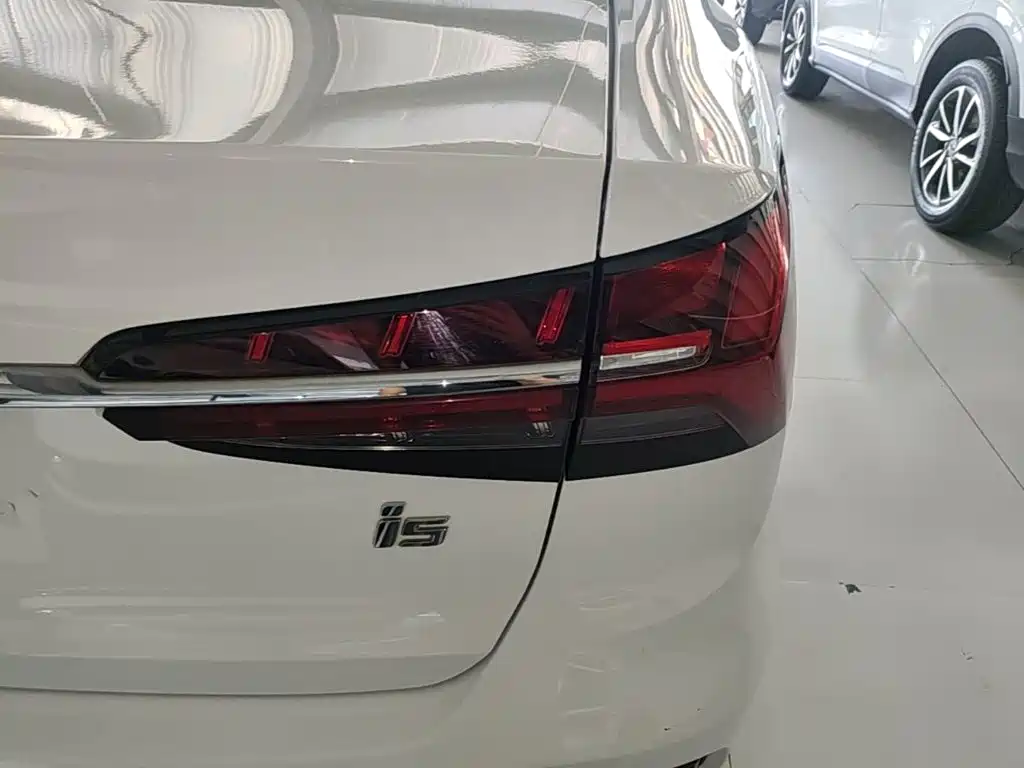 Roewe i5 — миниатюра 8