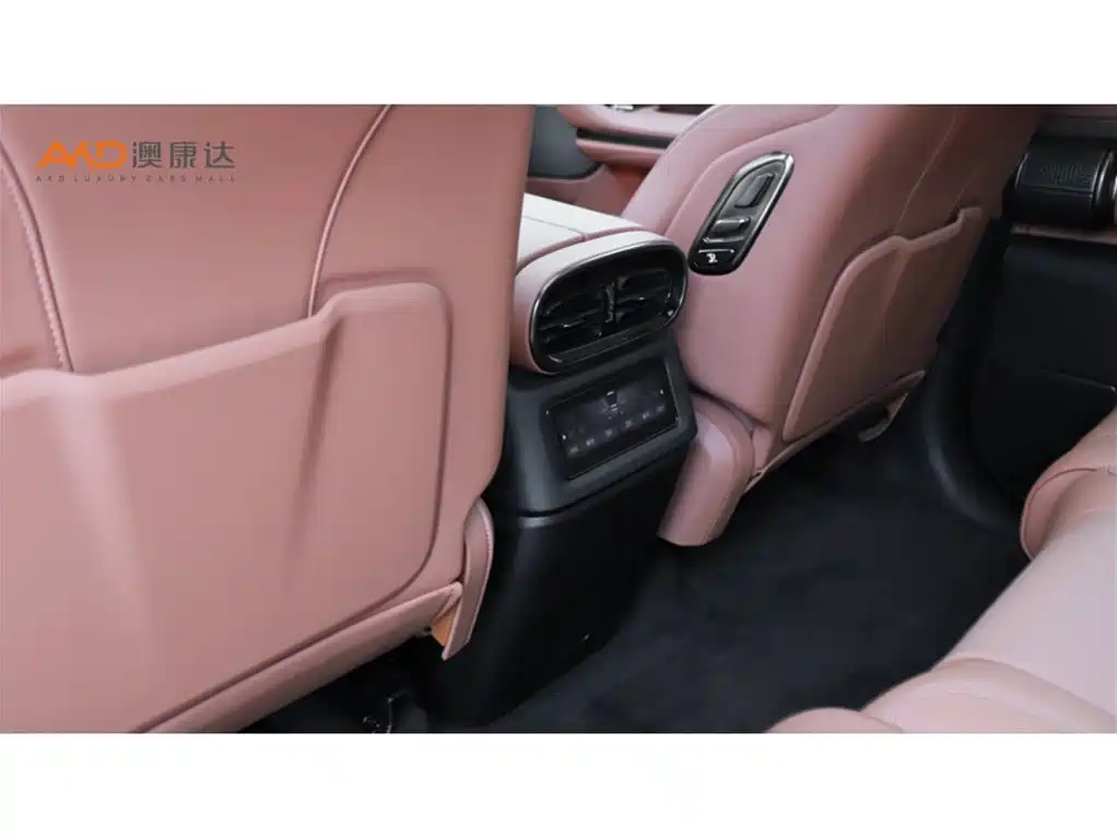 Yangwang Yangwang U8 — миниатюра 9