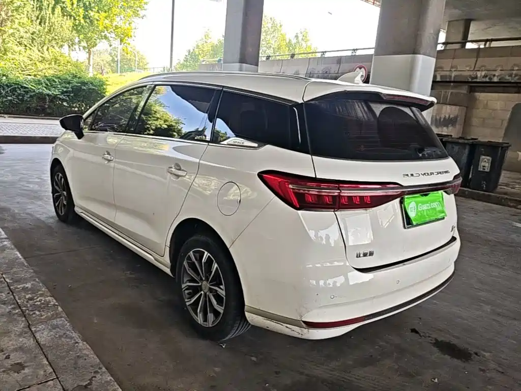 BYD MAX — миниатюра 5