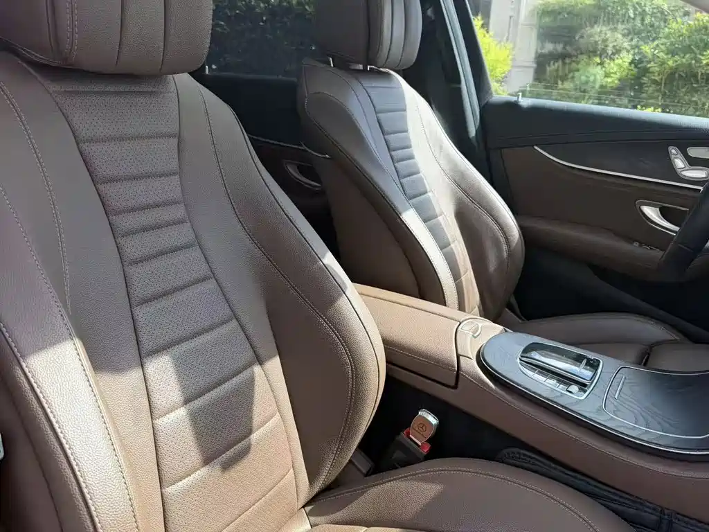 Mercedes-Benz E-Class — миниатюра 11