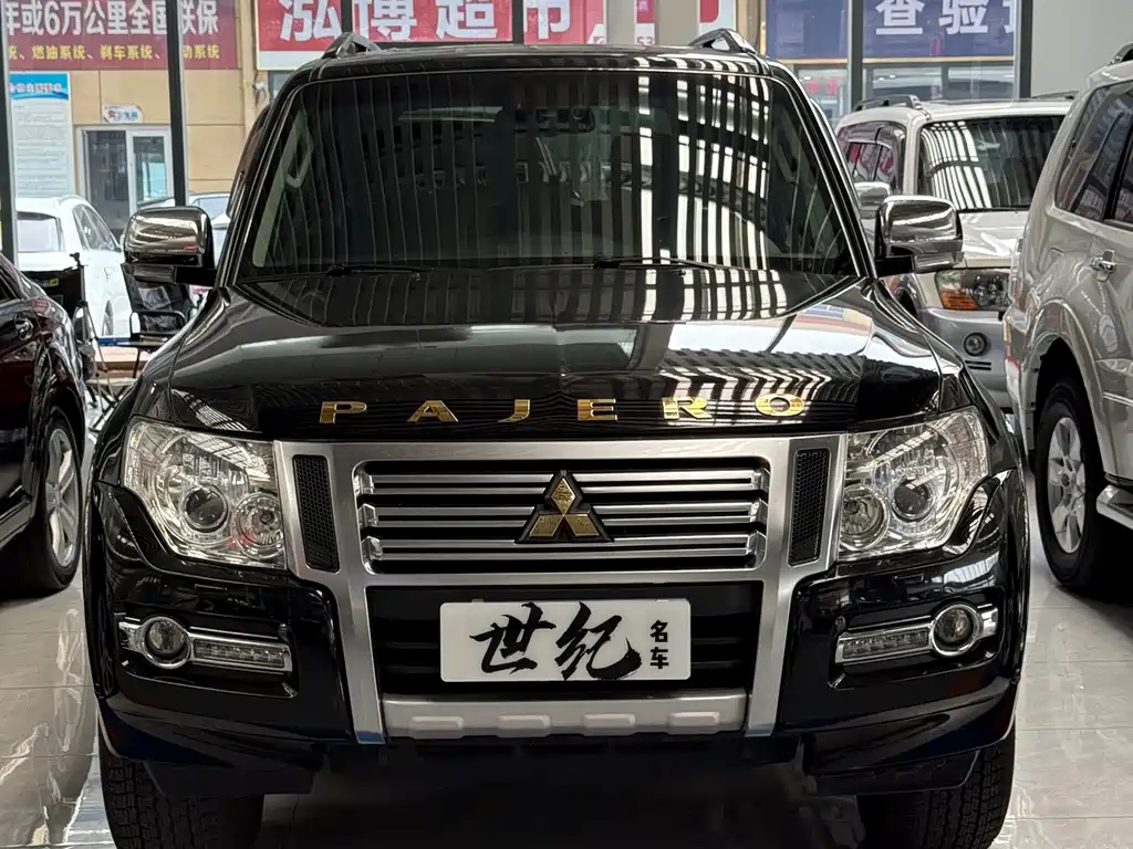Mitsubishi Pajero (Import)